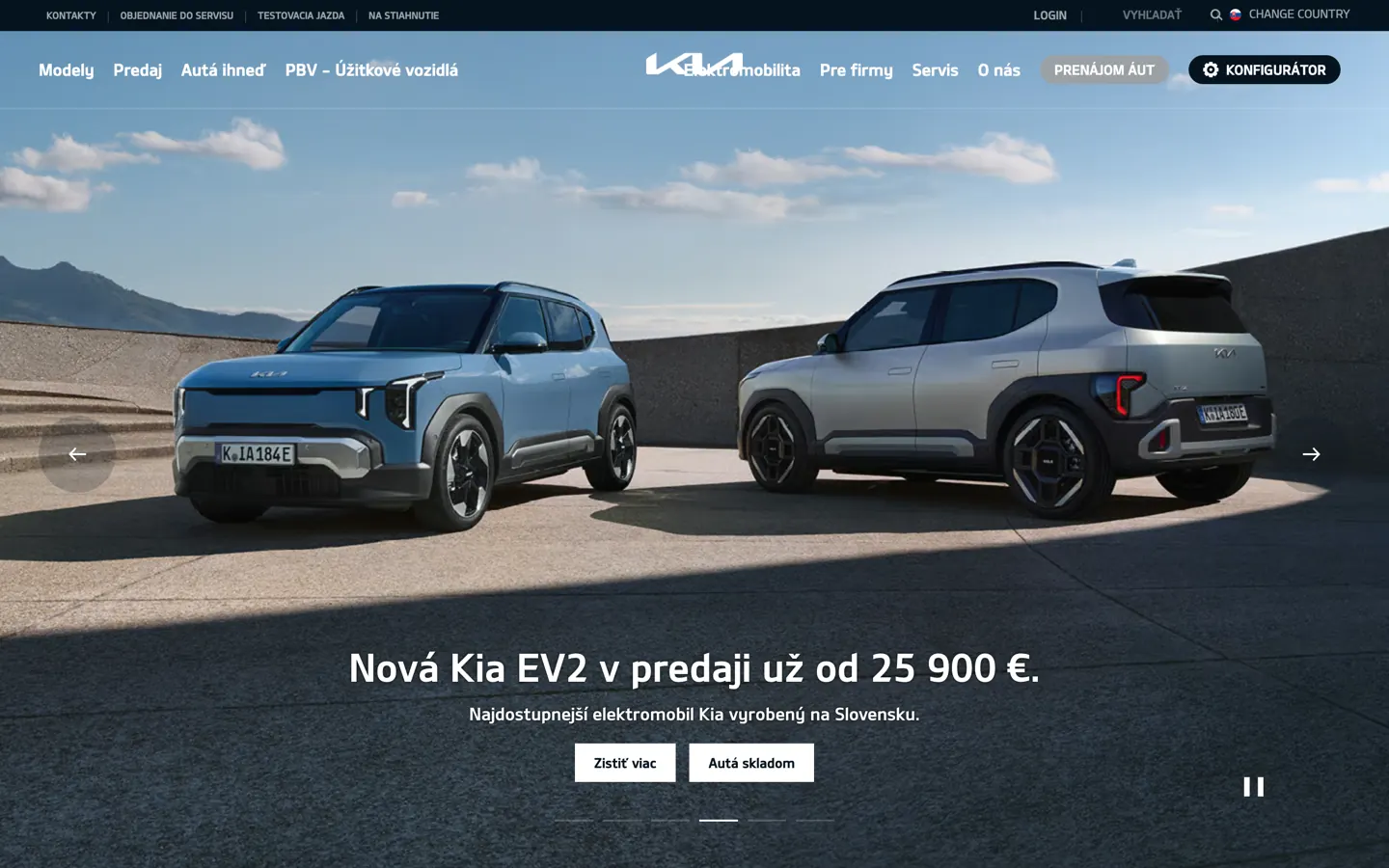 Web Kia Slovensko — úvodný banner s dvoma elektromobilmi Kia EV2 a odkazom na konfigurátor.